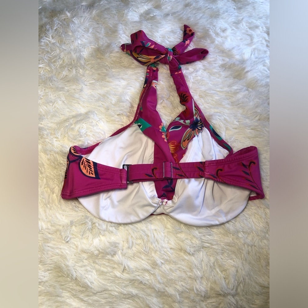 VENUS Magenta Floral Bikini Top NWOT Size DD - Picture 5 of 11